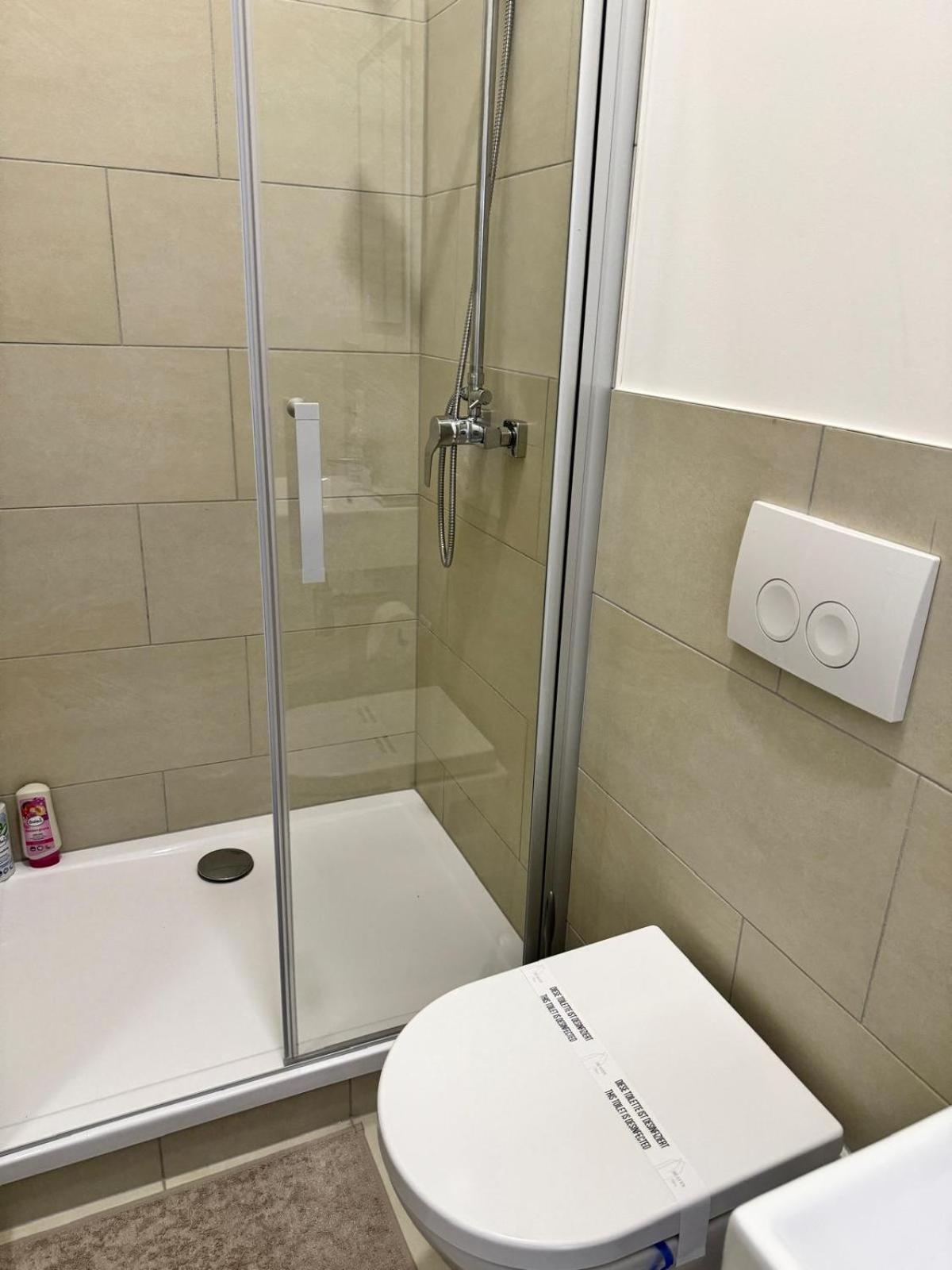 Heaven Homes - Privatzimmer Mit Bad Im Herzen Von Duesseldorf Kültér fotó